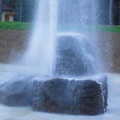 MESTO SNINA: Detail fontány v RO Sniské rybníky