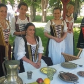 MESTO GALANTA: Piknik u Esterházyovcov