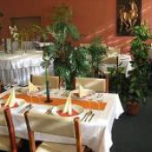 HOTEL PLUS BRATISLAVA: -