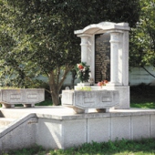 OBEC HORNÁ POTÔŇ: Pomnik obetiam vojny