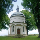 OBEC BOBROV: Kaplnka na Bobrovskej kalvárii