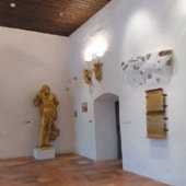 NÁRODNÁ BANKA SLOVENSKA - MÚZEUM MINCÍ A MEDAILÍ KREMNICA: Pohľad do expozície Barokové plastiky