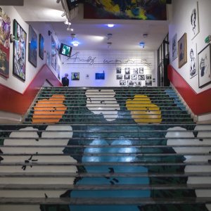 MÚZEUM MODERNÉHO UMENIA ANDYHO WARHOLA: -
