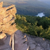 MESTO SNINA: -