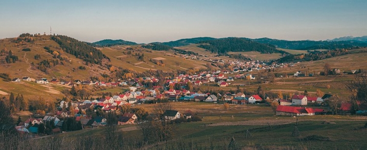 OBEC NOVOŤ: Panoráma obce Novoť