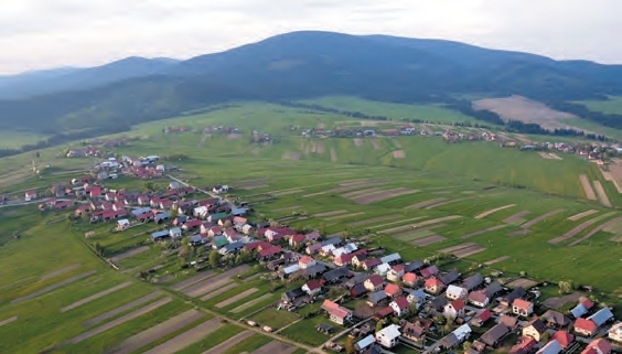 OBEC MÚTNE: Letecký pohlad na obec