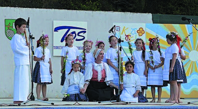 OBEC RADOŠINA: Folklórny festival Radošina