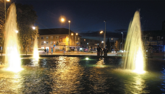 MESTO VRANOV NAD TOPĽOU: Centrum mesta - fontána