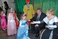 MESTSKÉ KULTÚRNE STREDISKO NOVÉ ZÁMKY: Princeznickový ples - stretnutie „princezniciek“ s králom a královnou plesu