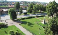 OBEC VLČANY: Vtáčí pohľad na centrum dediny