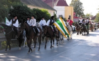 OBEC VLČANY: Jarmočný sprievod